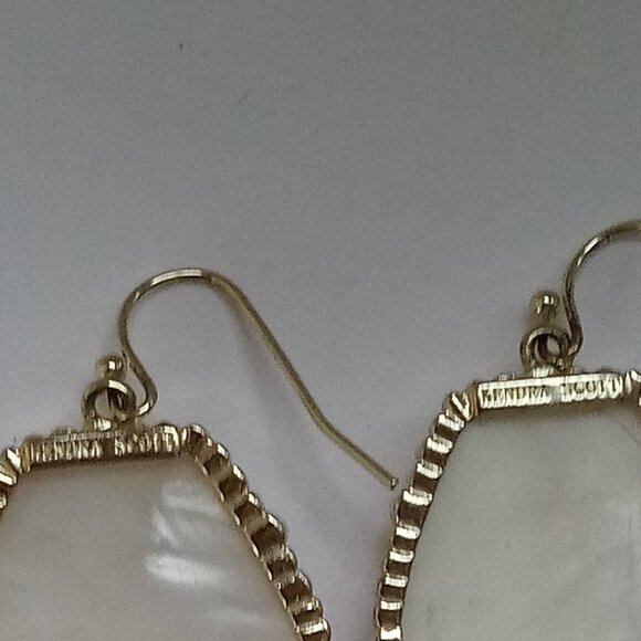 KENDRA SCOTT Corley Gold and MOP Mother of Pearl Drop Earrings - Picture 2 of 4